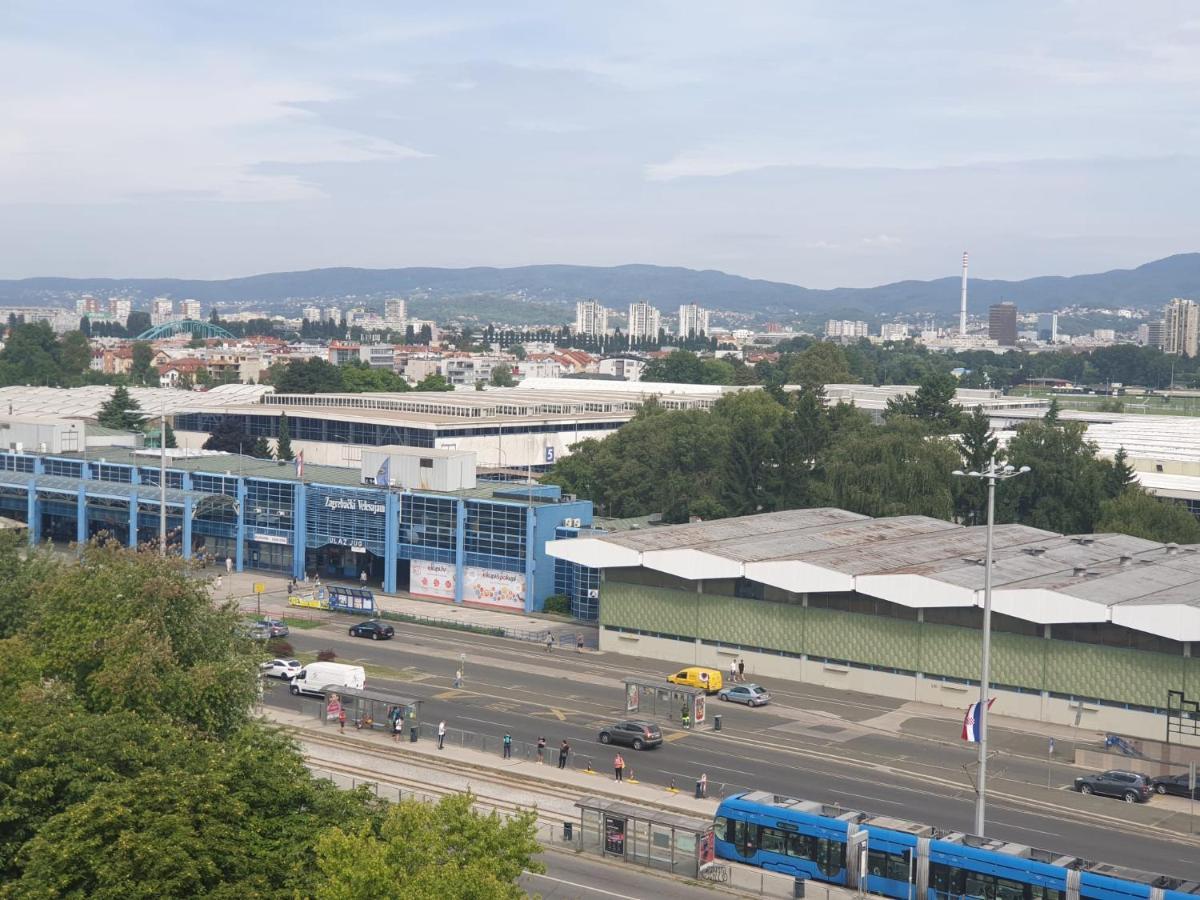 Apartman Lana ,Froudeova Ulica 3 Nasuprot Zg Velesajma Διαμέρισμα Ζάγκρεμπ Εξωτερικό φωτογραφία